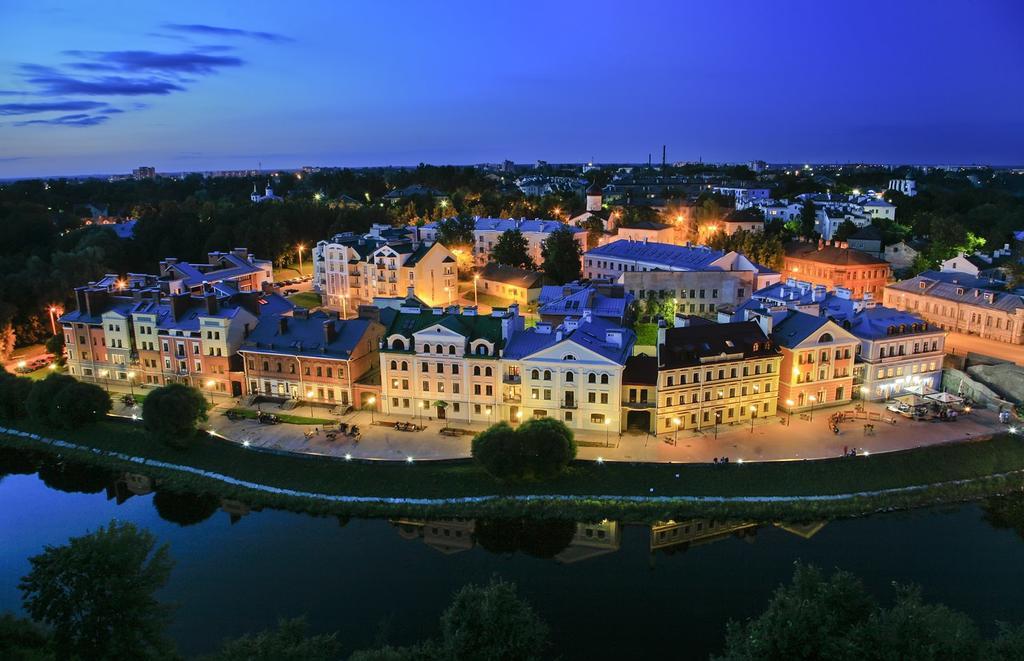 Golden Embankment Hotel Pskov Exterior photo