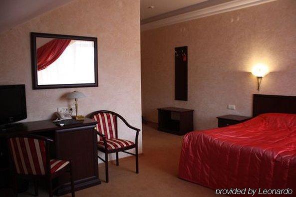 Golden Embankment Hotel Pskov Room photo